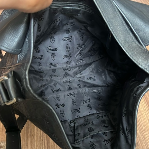 A229 - 💯 % authentic Gucci messenger crossbody bag - Picture 12 of 16